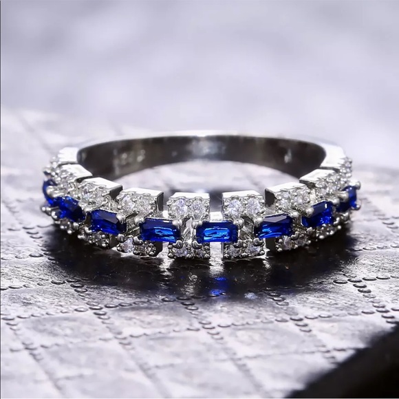 New Elegant 925 Silver  Blue Sapphire Lovely Ring - Picture 2 of 6